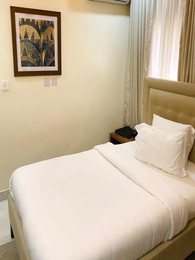 Plush Hotel,أبوجا المظهر الخارجي الصورة