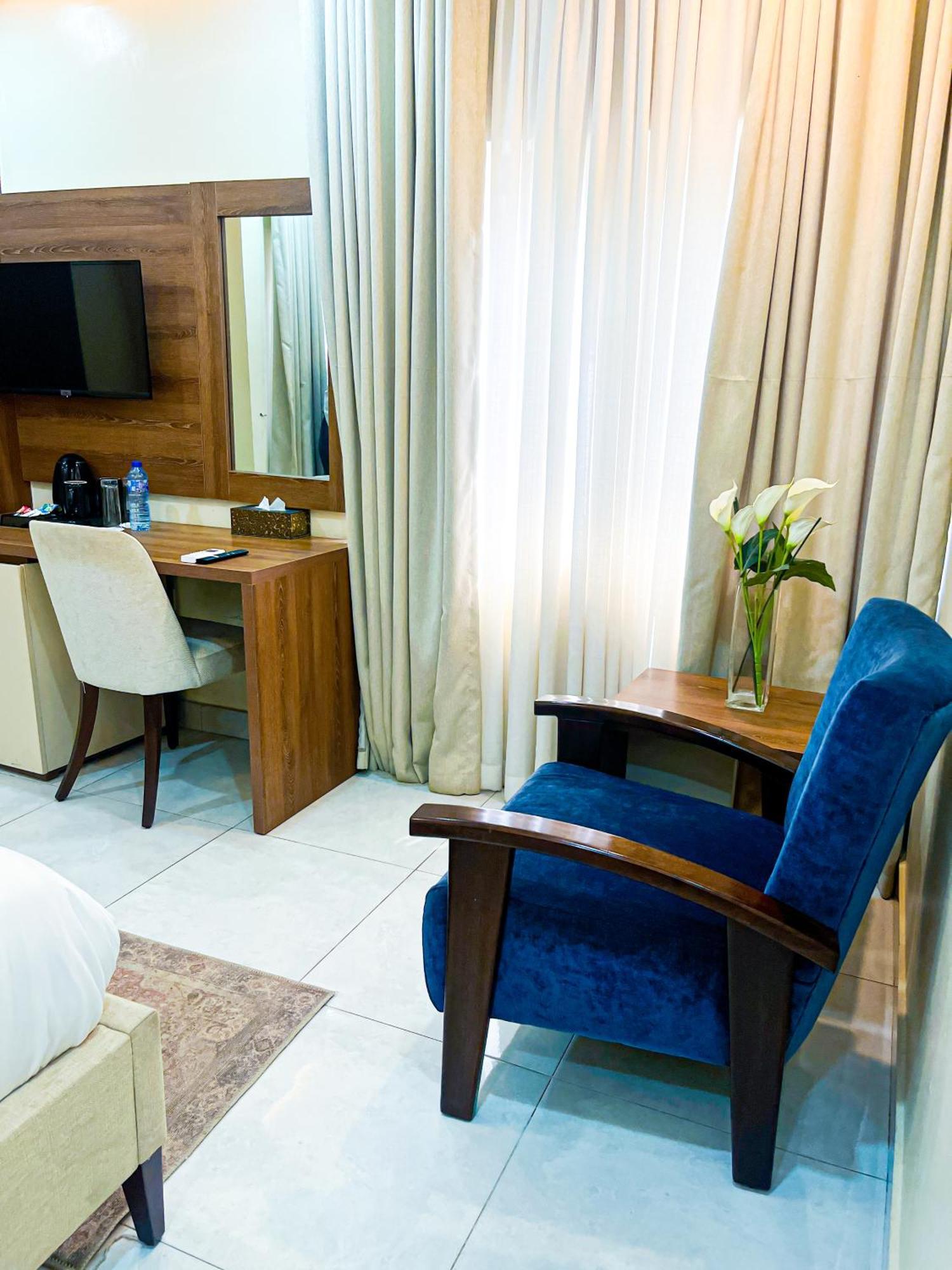 Plush Hotel,أبوجا المظهر الخارجي الصورة