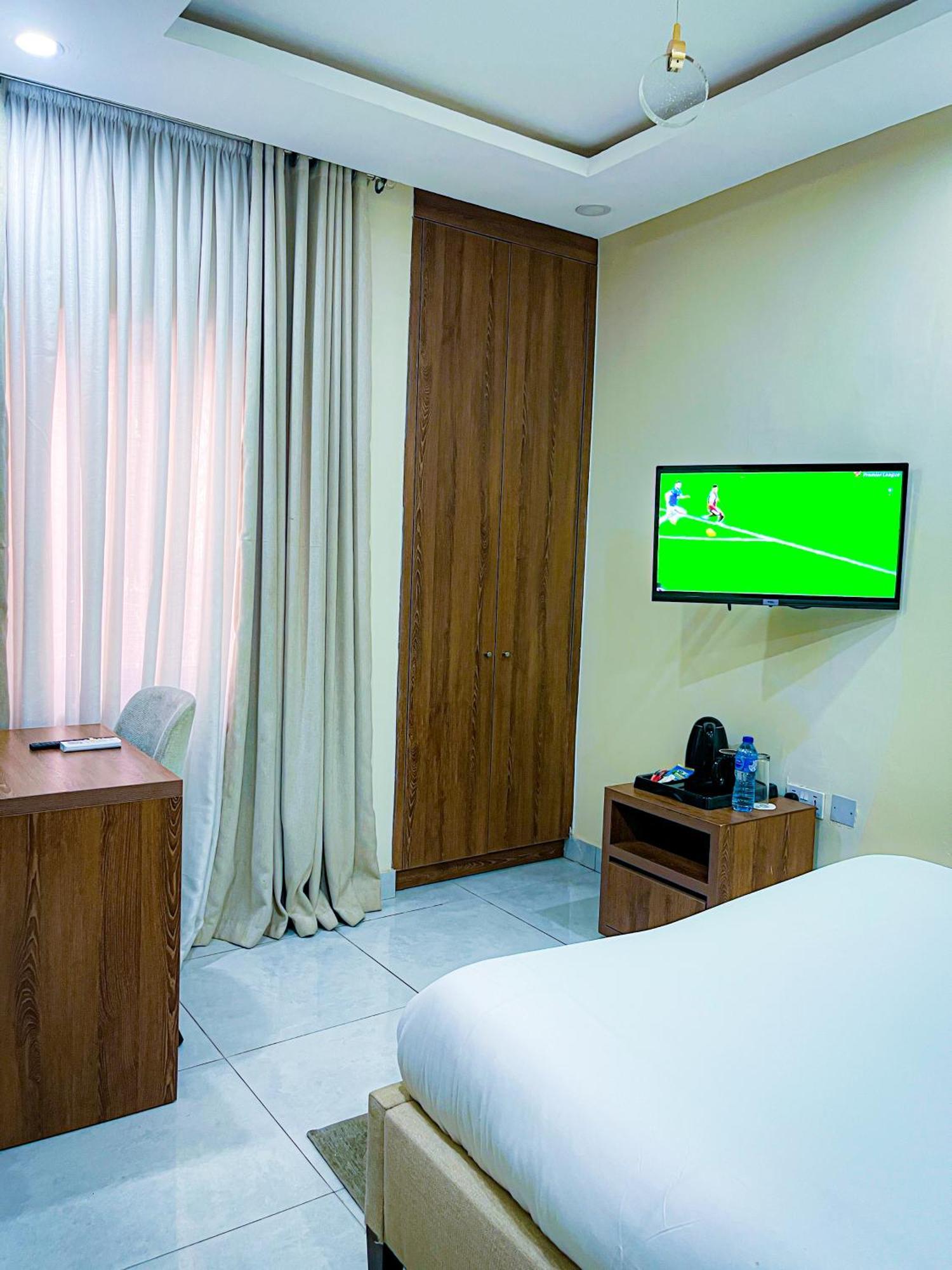 Plush Hotel,أبوجا المظهر الخارجي الصورة
