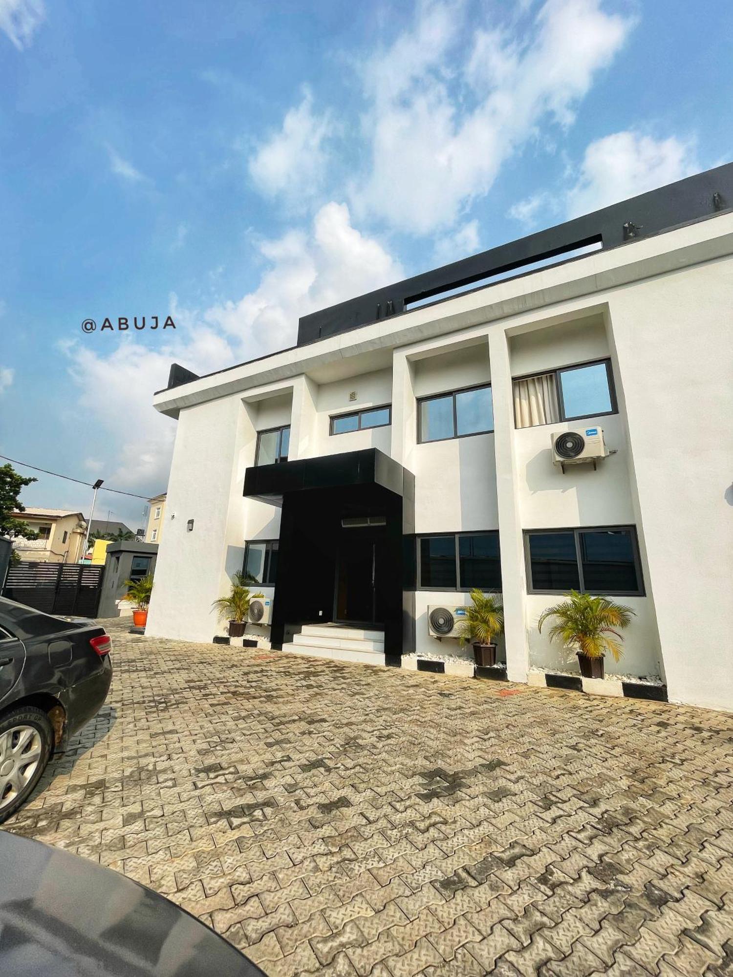 Plush Hotel,أبوجا المظهر الخارجي الصورة