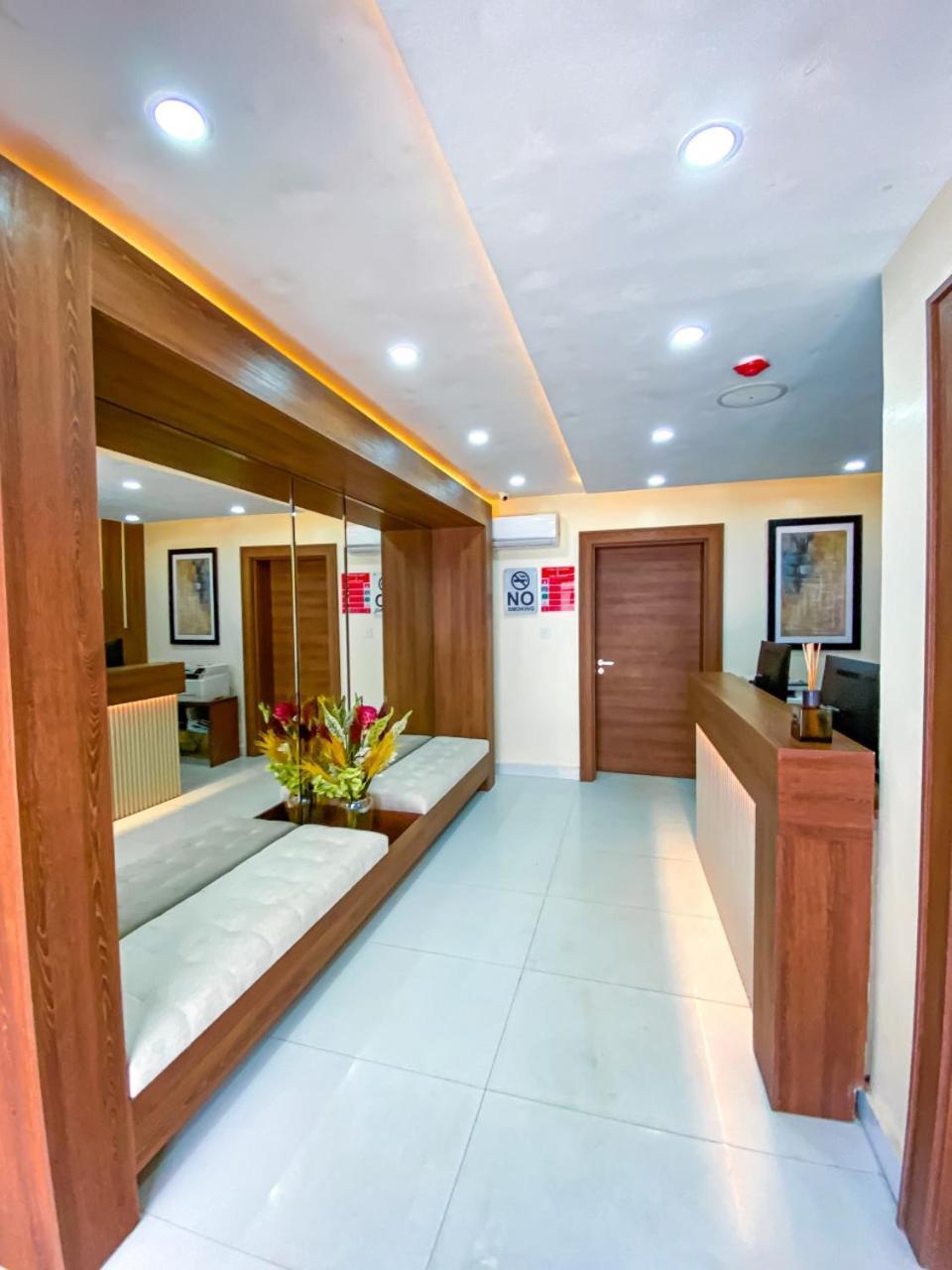 Plush Hotel,أبوجا المظهر الخارجي الصورة